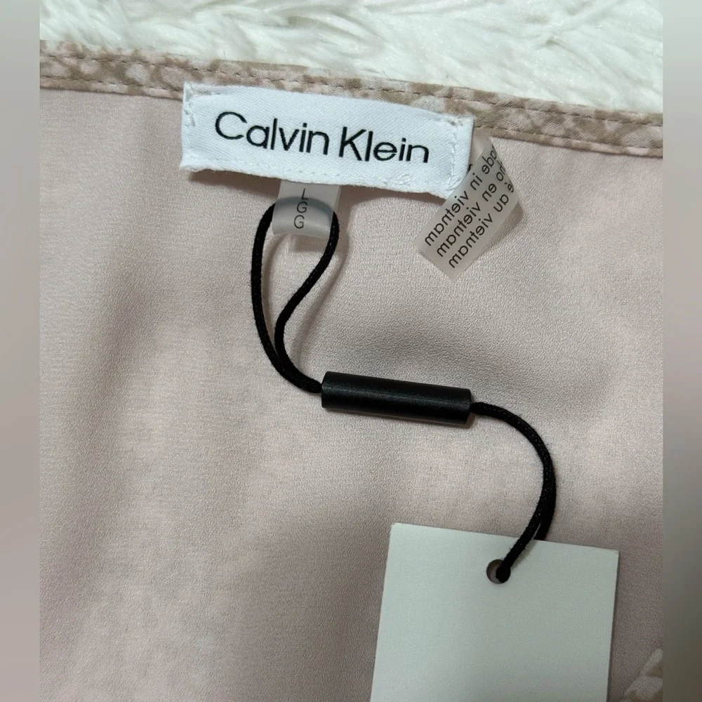 Calvin Klein NWT Blouse Ruched V-Neck Top Pink Light Tan Print Lined Size L - Picture 12 of 15